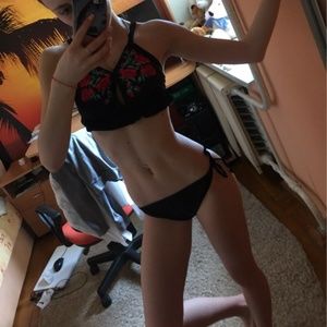 EMBROIDERED BIKINI SET